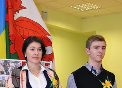 Ведучі